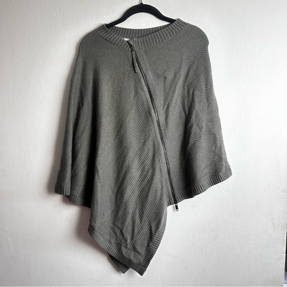 Lululemon On the Go Poncho Olive Green One Size